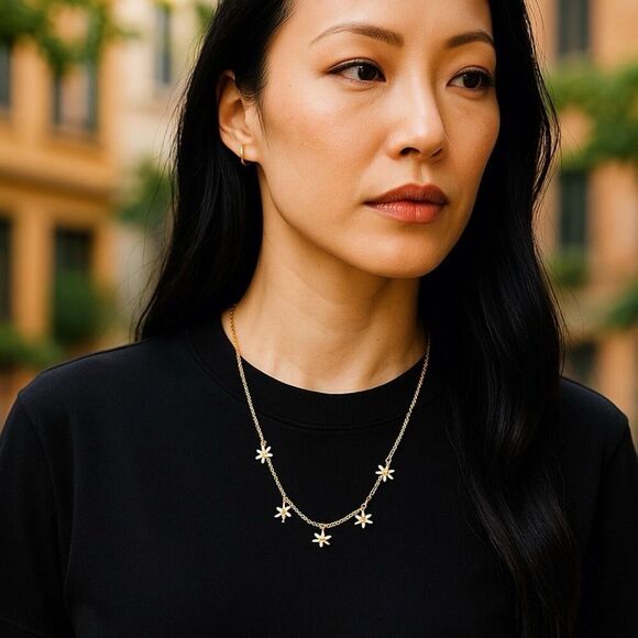 Madewell Daisy Charm Choker Necklace Gold Enamel Flower Dainty Jewelry Gift - Picture 1 of 2